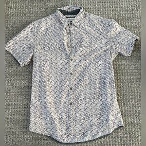 Button up short sleeve shirt